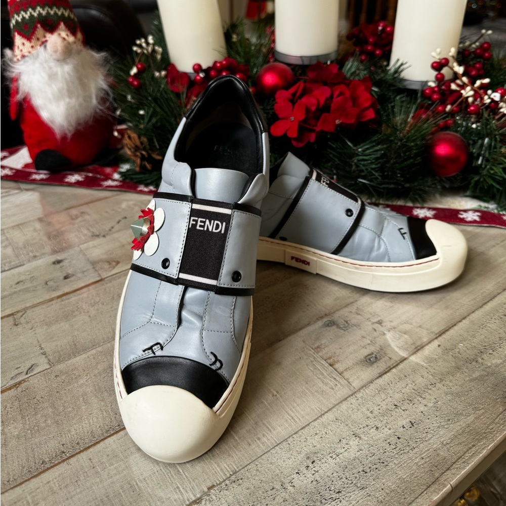 Fendi Women's Black and Light Gray Sneakers